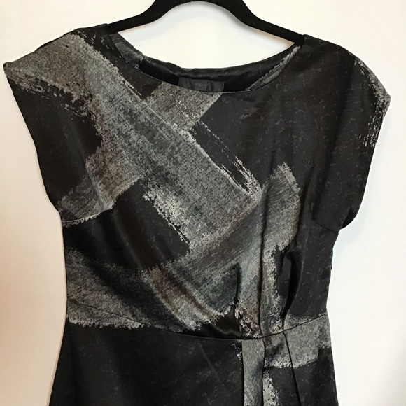 Satin Feel Printed Dress - Picture 2 of 8